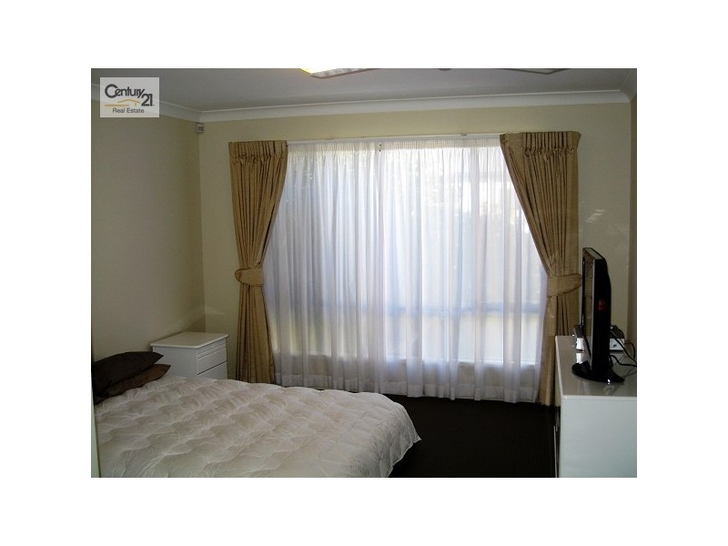 2/15 SILVERMAPLE ST, Robina QLD 4226