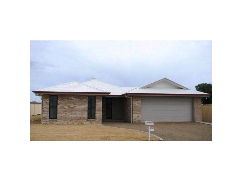 16 Barry Place, Dalby QLD 4405