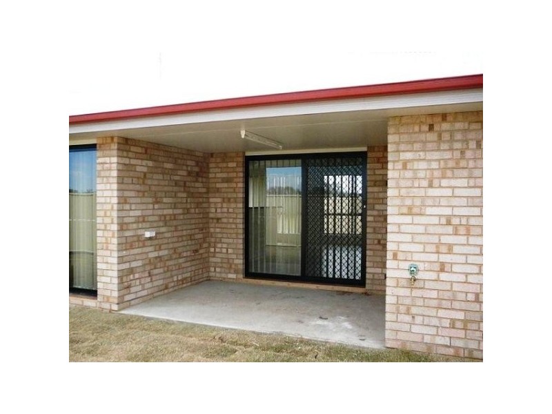 16 Barry Place, Dalby QLD 4405