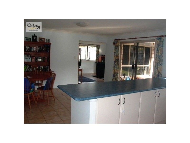 11 Silverpine Crescent, Oxenford QLD 4210