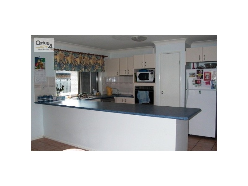 11 Silverpine Crescent, Oxenford QLD 4210