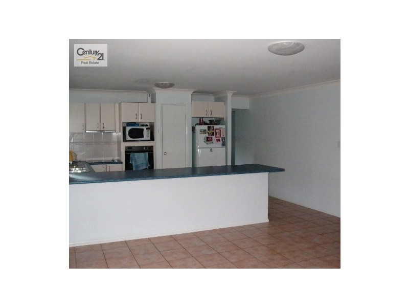 11 Silverpine Crescent, Oxenford QLD 4210