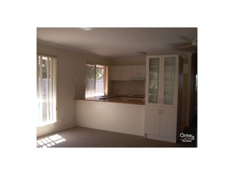 1/5 Jacqueline Ave, Labrador QLD 4215