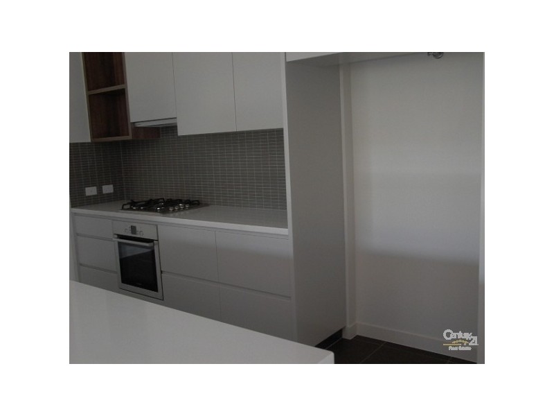 8 Ruthenium Court, Hope Island QLD 4212