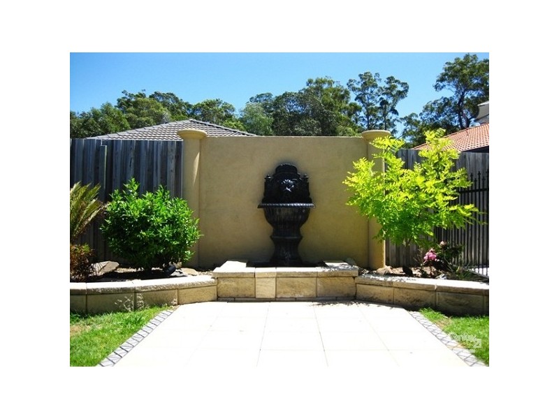 8 Andalusian Dr, Upper Coomera QLD 4209