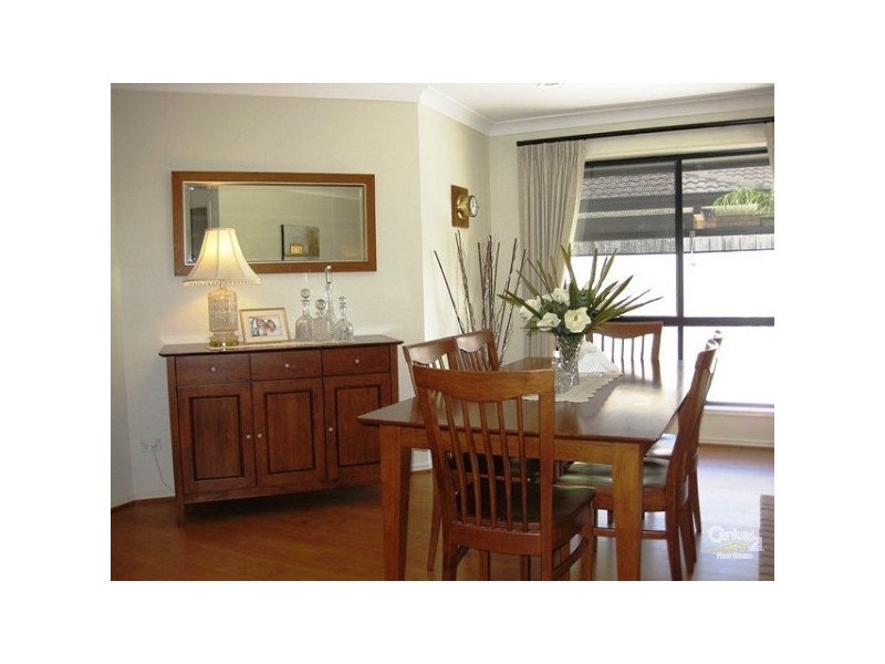 8 Andalusian Dr, Upper Coomera QLD 4209