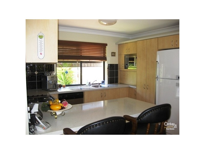 8 Andalusian Dr, Upper Coomera QLD 4209