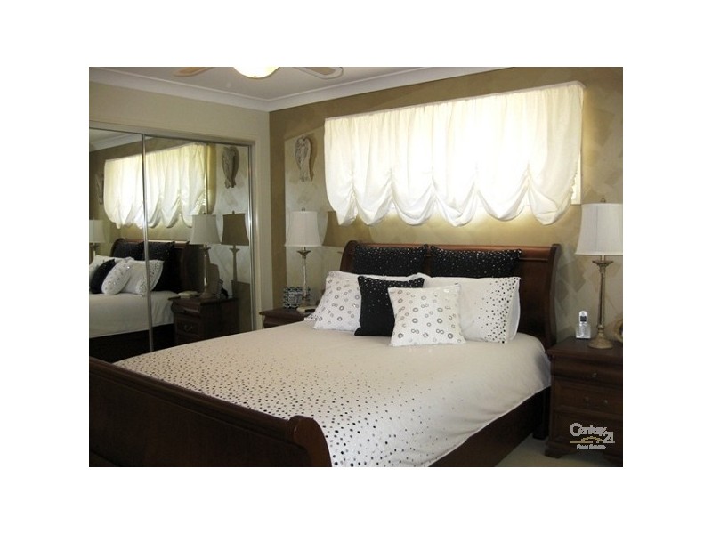 8 Andalusian Dr, Upper Coomera QLD 4209