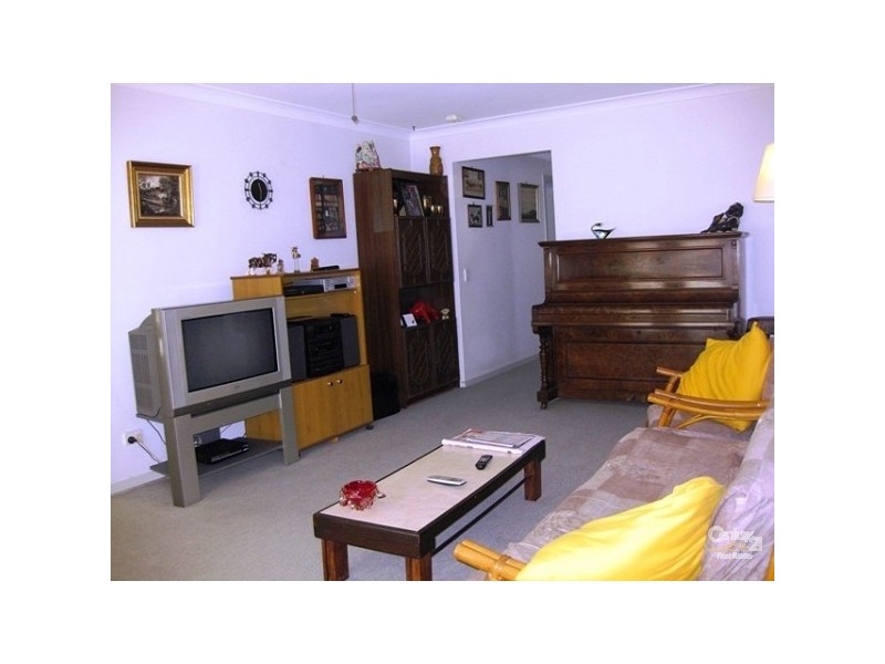 9 Centurion Cr, Nerang QLD 4211