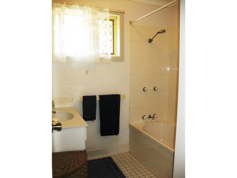 9 Centurion Cr, Nerang QLD 4211