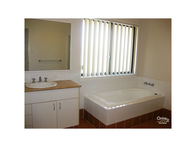 6 Andalusian Dr, Upper Coomera QLD 4209