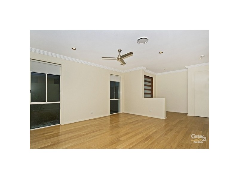 7404 Ellensbrook Dr, Hope Island QLD 4212