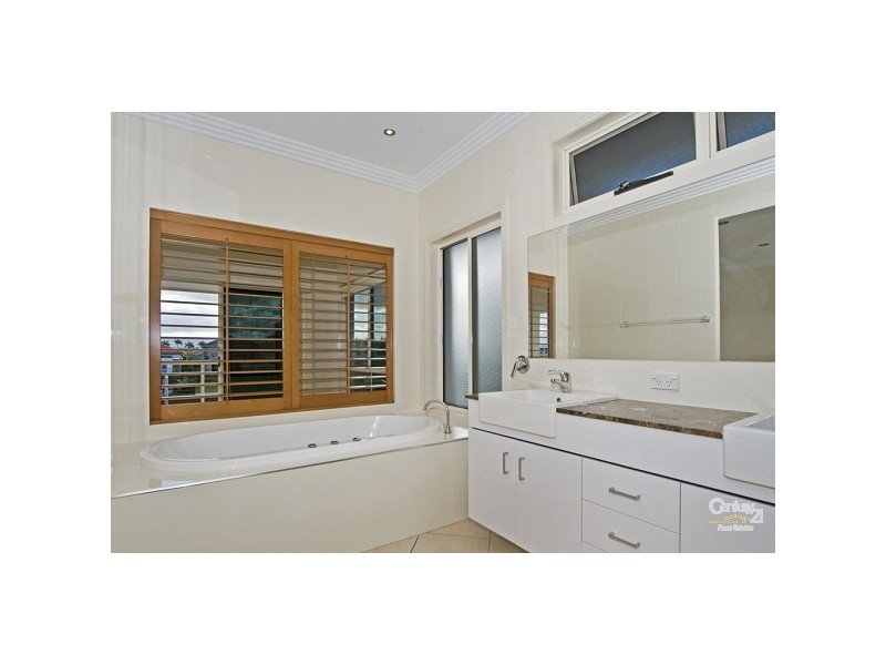 7404 Ellensbrook Dr, Hope Island QLD 4212