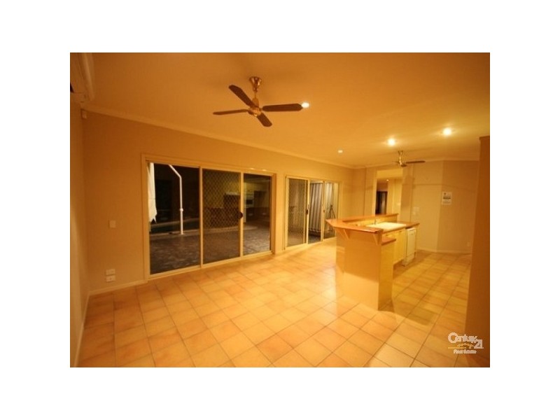 23 Fitzalan Cct, Arundel QLD 4214