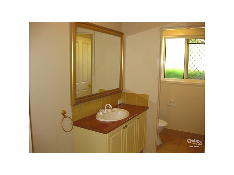 23 Fitzalan Cct, Arundel QLD 4214