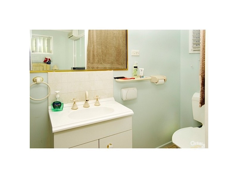 165 Whiting Stree, Labrador QLD 4215