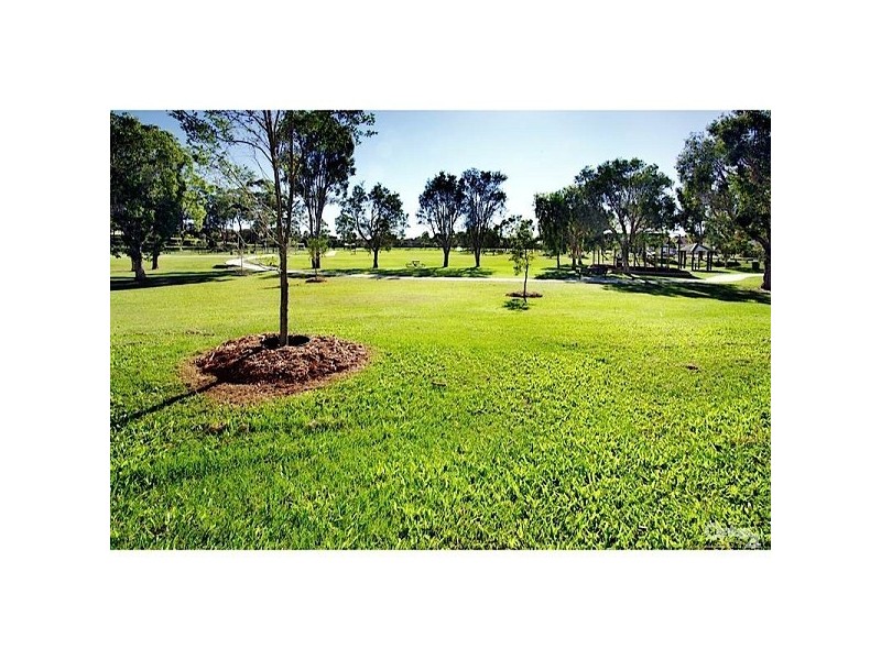 165 Whiting Stree, Labrador QLD 4215