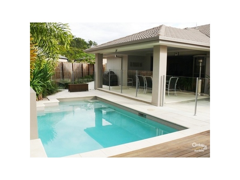 18 Elkins St, Pacific Pines QLD 4211