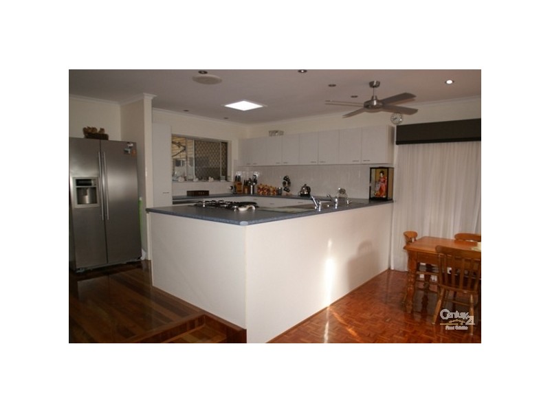 82 Imperial Pde, Labrador QLD 4215