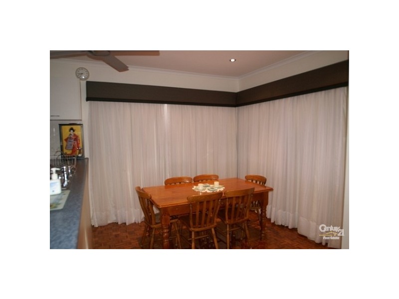82 Imperial Pde, Labrador QLD 4215