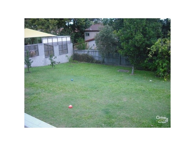 82 Imperial Pde, Labrador QLD 4215