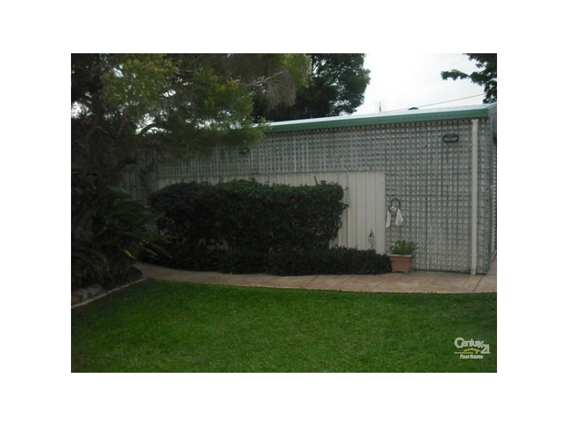 82 Imperial Pde, Labrador QLD 4215