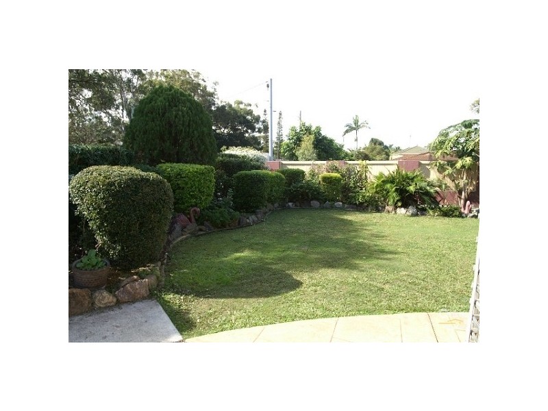 82 Imperial Pde, Labrador QLD 4215