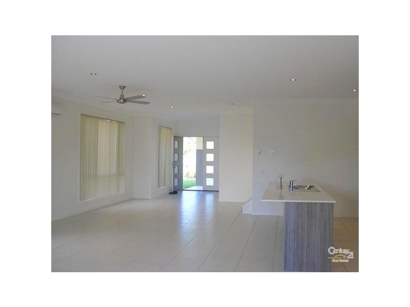 20 Chip In Pl, Helensvale QLD 4212