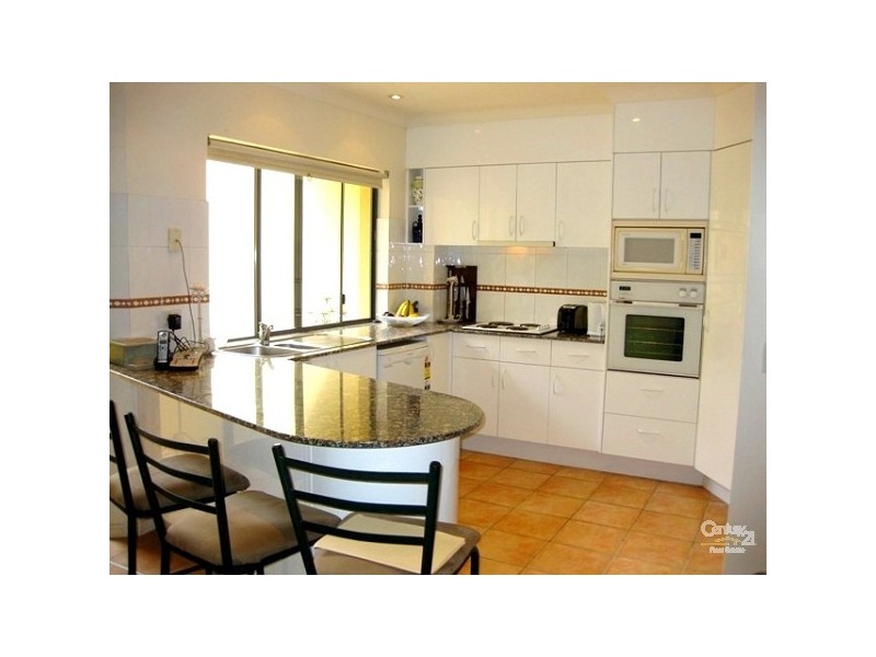 Clear Island Waters QLD 4226