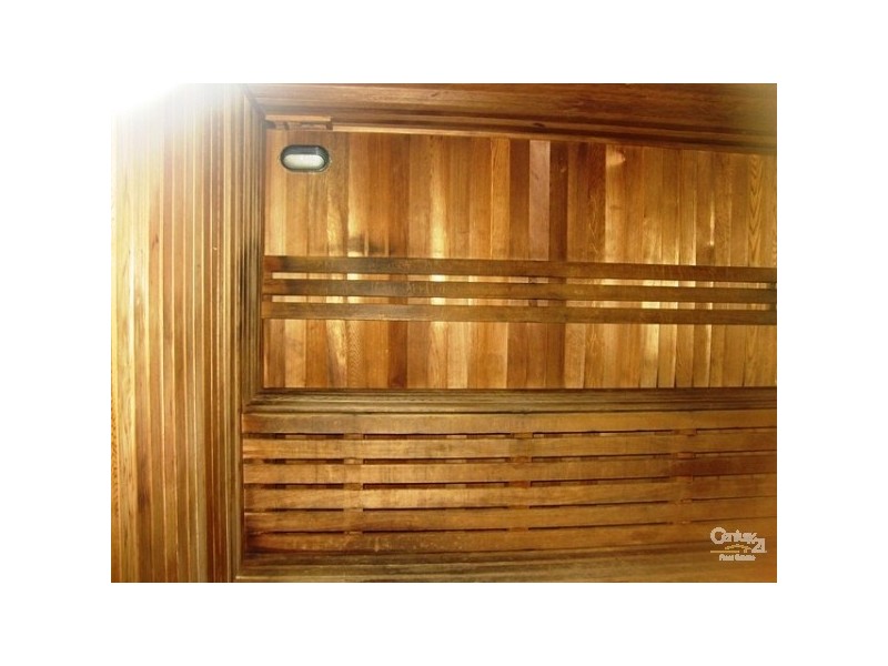 Clear Island Waters QLD 4226