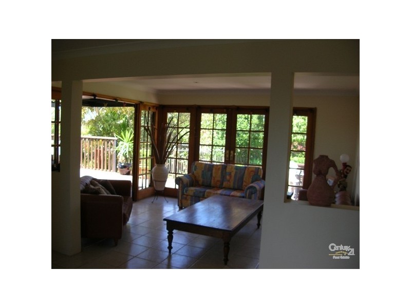 8 Nebraska Ct, Oxenford QLD 4210