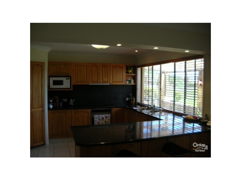 8 Nebraska Ct, Oxenford QLD 4210