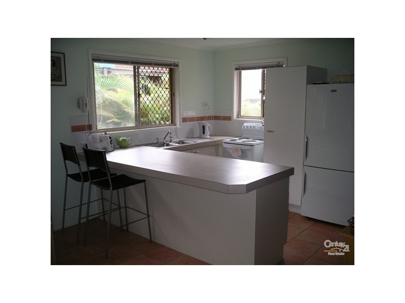 1/112 Kumbari Avenue, Labrador QLD 4215