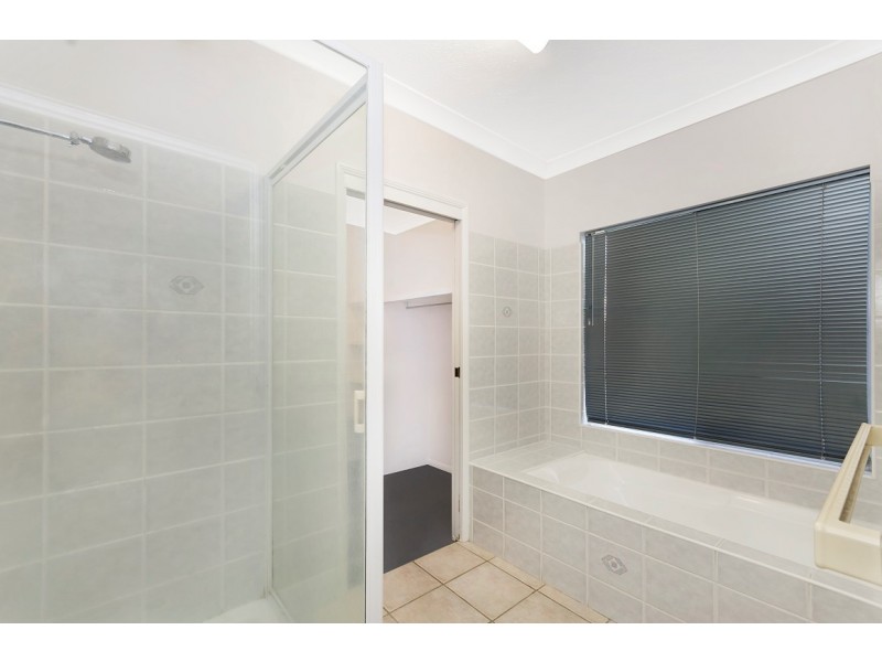 2 Bladon Crt, Kirwan QLD 4817