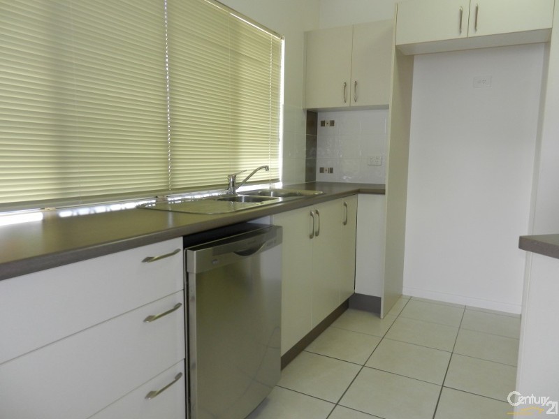 2/25 Salina Drive, Kelso QLD 4815