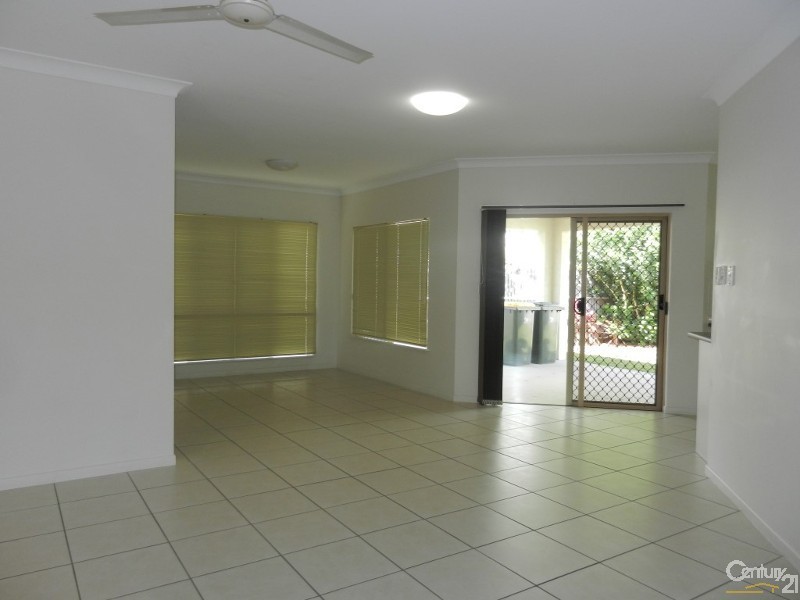 2/25 Salina Drive, Kelso QLD 4815