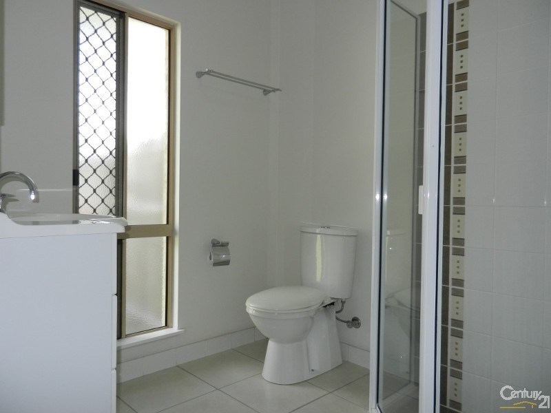 2/25 Salina Drive, Kelso QLD 4815