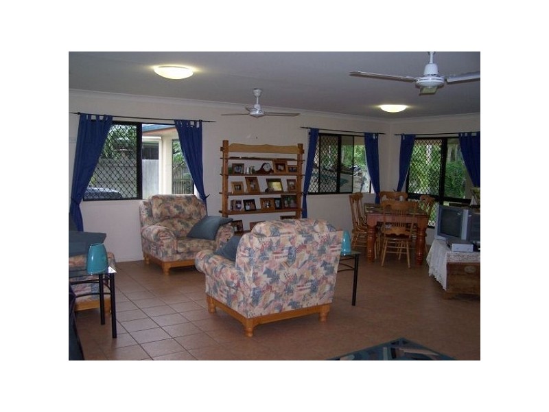 Bushland Beach QLD 4818