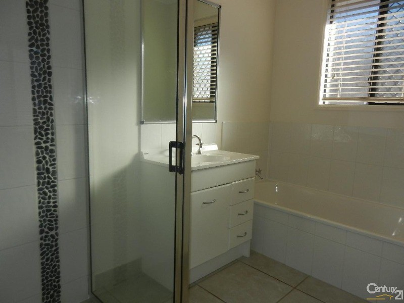 5 Santiago Court, Mount Louisa QLD 4814