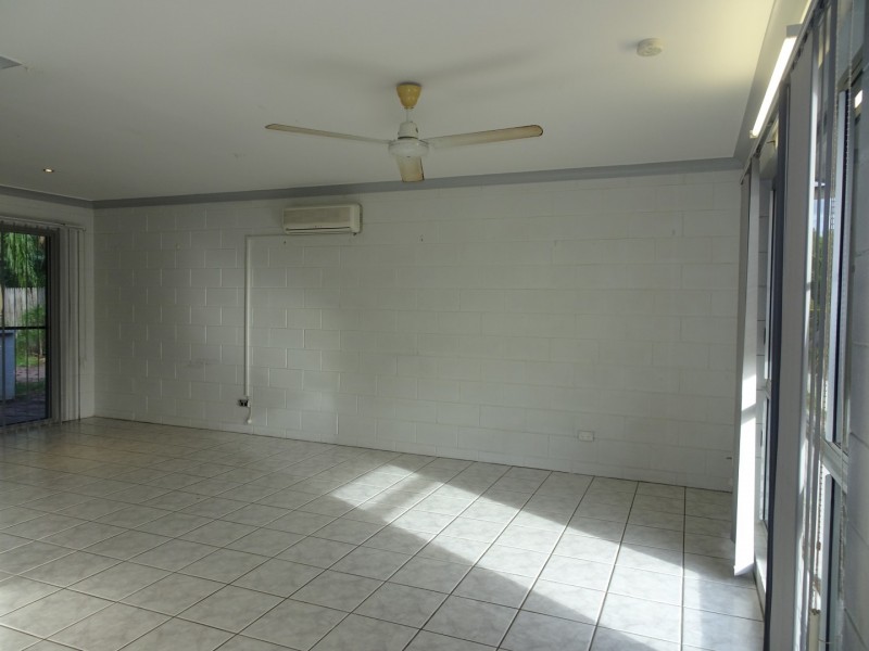 3 Tania Crt, Burdell QLD 4818