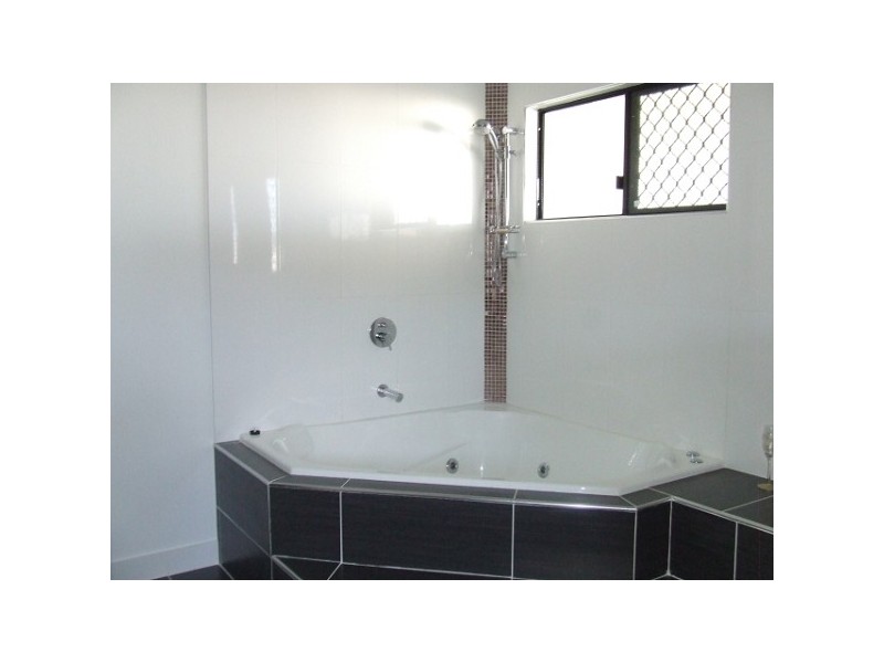 41 Minaret Way, Mount Louisa QLD 4814