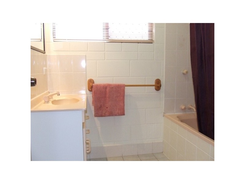 31 Lawrence Street, Kelso QLD 4815