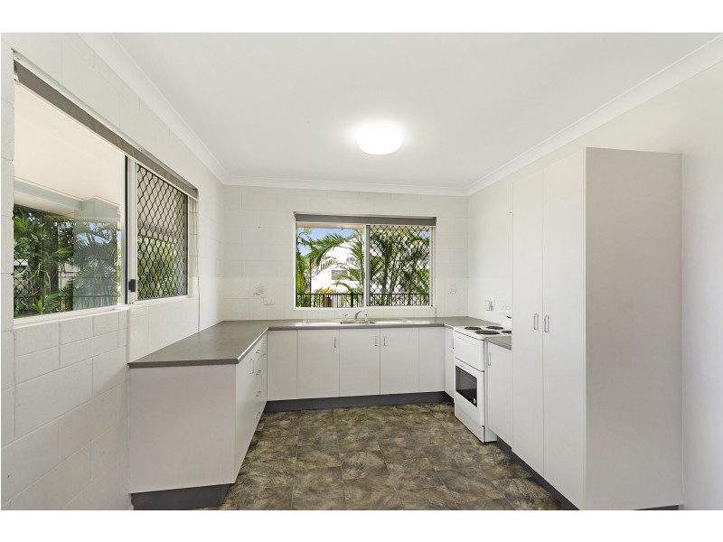 1/18 Monika Crt, Rasmussen QLD 4815