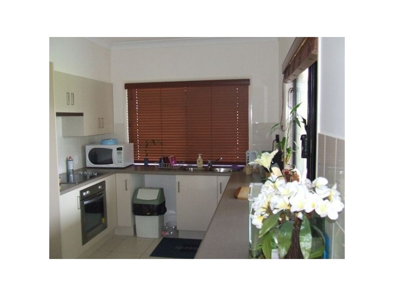 Bushland Beach QLD 4818