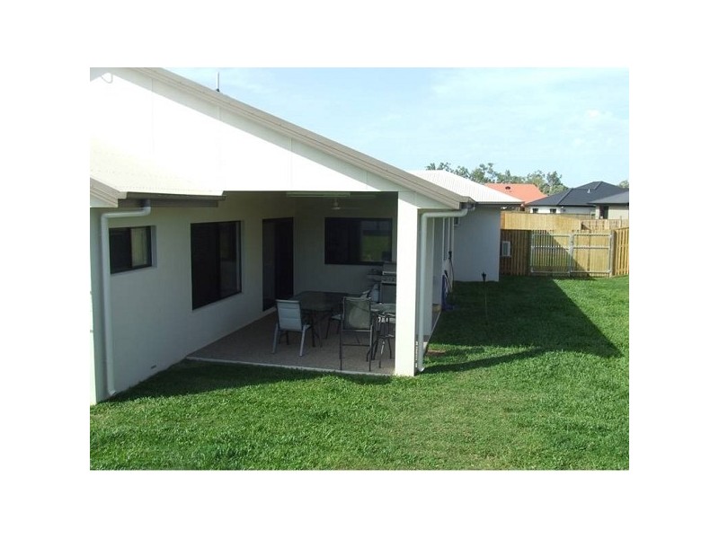 Bushland Beach QLD 4818