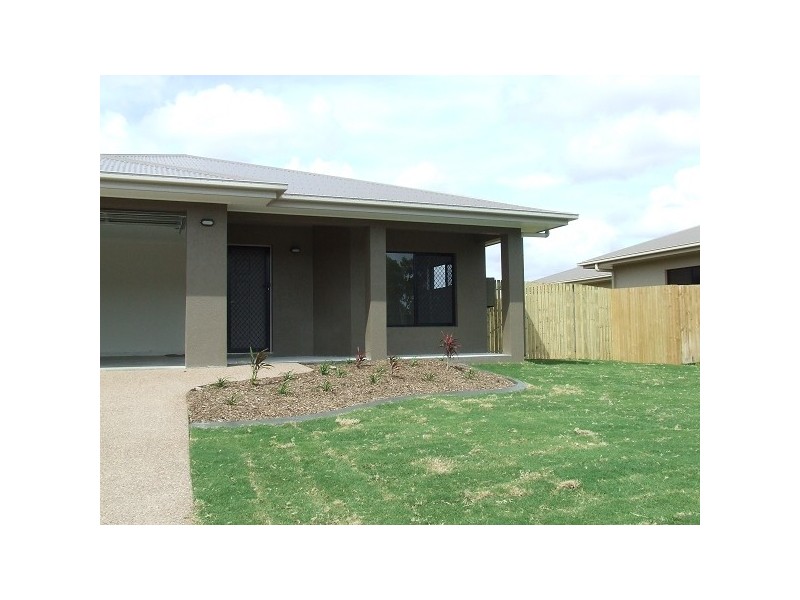 30 Daintree Drive, Bushland Beach QLD 4818