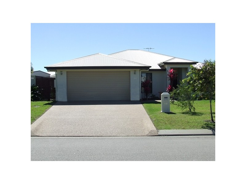 Bushland Beach QLD 4818