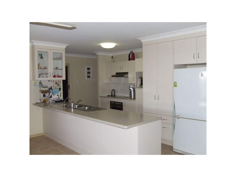 Bushland Beach QLD 4818