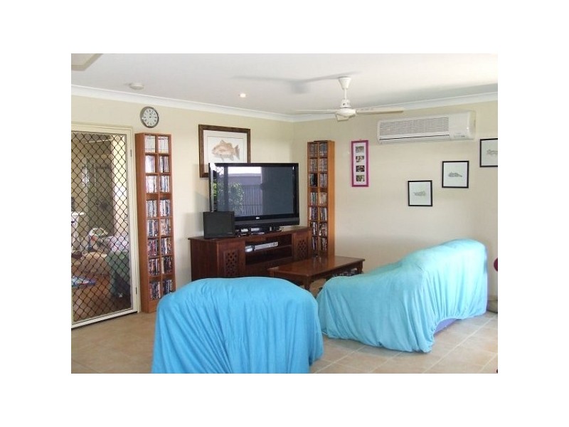 Bushland Beach QLD 4818