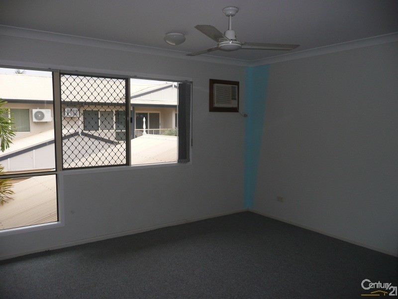 8/4-6 Cheyne Street, Pimlico QLD 4812